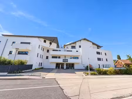 à vendre – superbe f2 type loft avec terrasse  dernier étage et garage – pontarlier