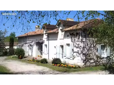 maison 9 pièces 207 m²