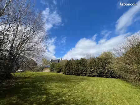 terrain 1108 m² argol