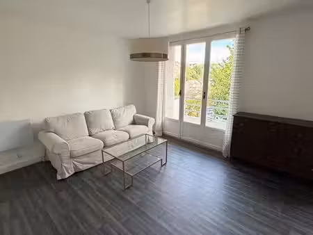 appartement lumineux 65 m² – 2 chambres – balcon – cave & grenier – morlaix