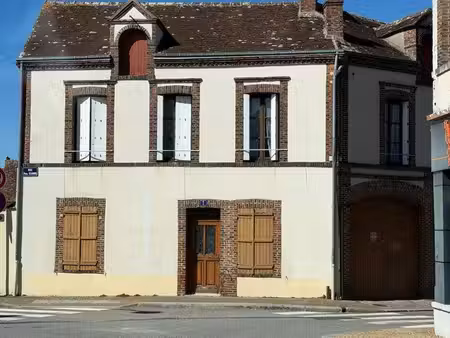 immeuble de rapport – 4 appartements – potentiel 5ᵉ logement – rentabilité brute 8 22 %