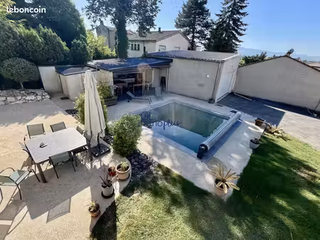 maison 5 pièces 151 m²