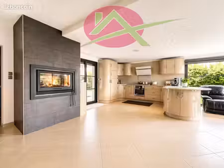 propriété 5 pièces 160 m²