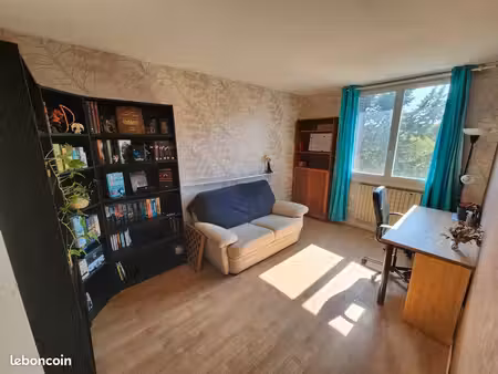 t4 meublé 77 m² – 3 chambres – garage  cave  balcon & loggia