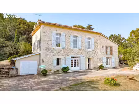 propriété 6 pièces 238 m²