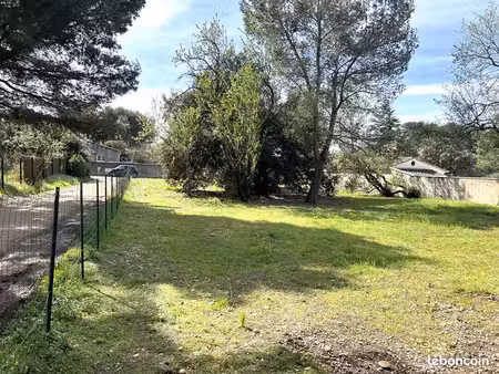 terrain 969 m² villeneuve les avignon