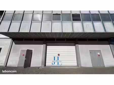 local commercial 330 m²