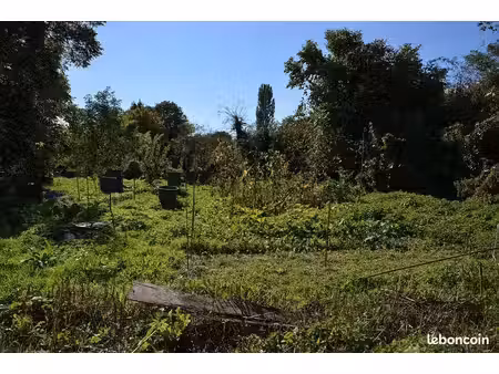 terrain à bâtir de 360 m² à castelnau-de-medoc (33)