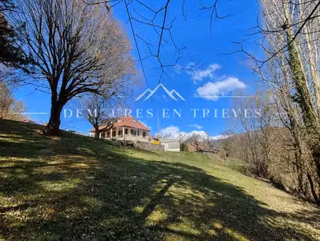propriété 6 pièces 104 m²