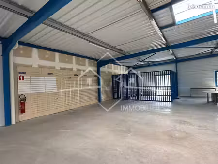 local 1700 m² beaurepaire