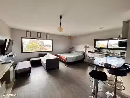 joli studio meublé 35 m2