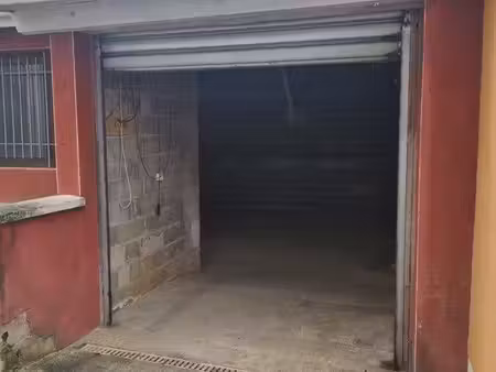 location local de stockage / grand garage
