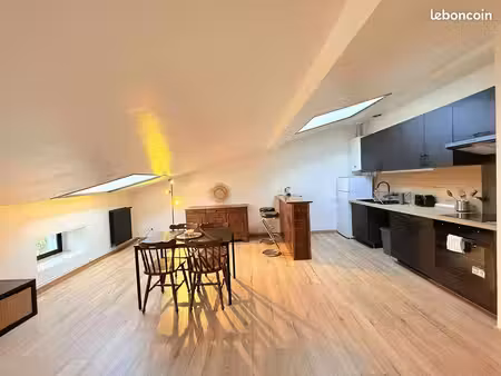 ? t2/t3 meublé – env. 75 m² au sol – dernier étage – morez