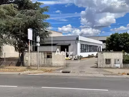 bureaux 192 m²