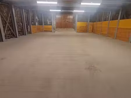 local depot garage 72m2 à louer