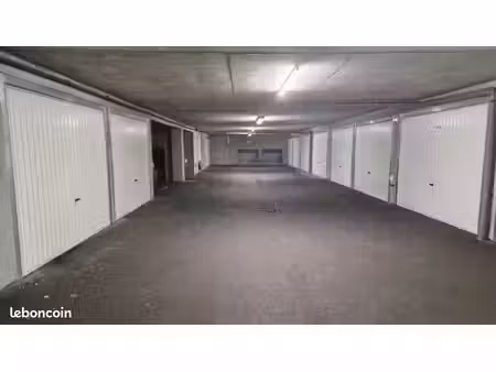 à louer – garage/garde meuble fermé et sécurisé