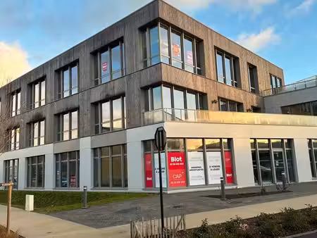 pacé – bureaux neufs 270 m² – 8 parkings – r+2 – topaze