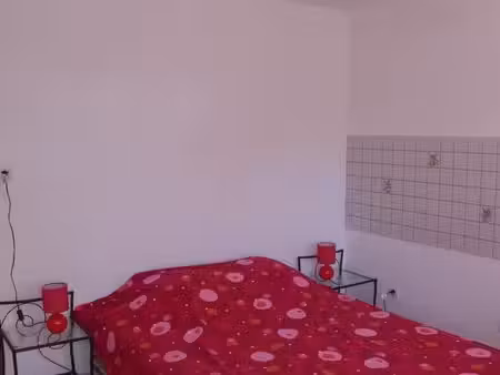 location studio meublé