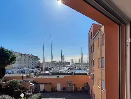 studio meublé vue port - centre port