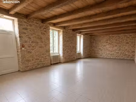 plateau brut 65m² à aménager (t3 possible)  rdc  extérieur privatif et parking