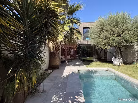 villa 5 pièces 178 m²