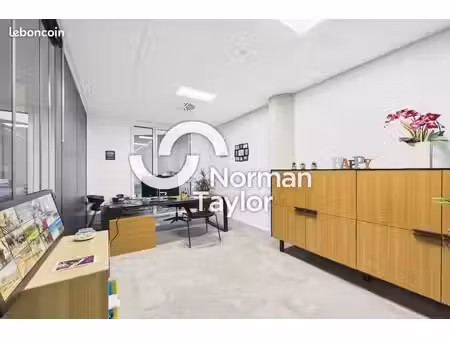 bureaux 230 m²