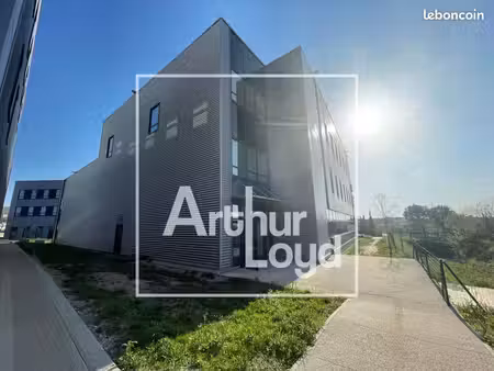 bureaux 94 m²