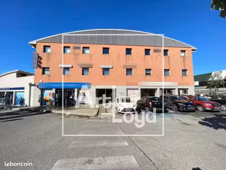 bureau 165 m²