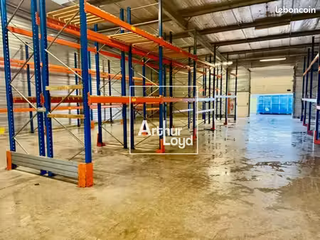local d'activité 2 412 m²