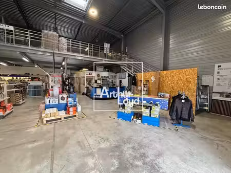 local d'activité 795 m²