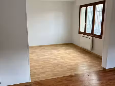 bureau professionnel 30 m² – parking sécurisé – 220 ht/mois