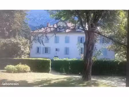beau duplex dans manoir verdoyant