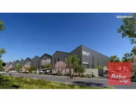 local d'activité 1 303 m²