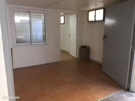 local de stockage de 60 m2