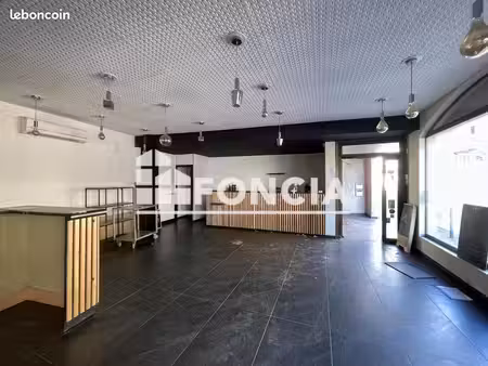 location - local commercial - 103 m² - 13 200 /an hc ht -