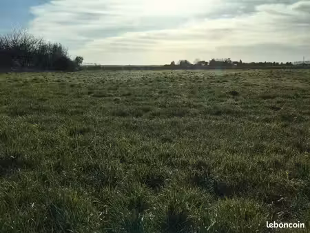 terrain 2 300 m² bouglon