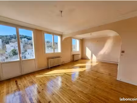 superbe appartement lumineux  traversant  vues dégagées  au coeur de saint-etienne
