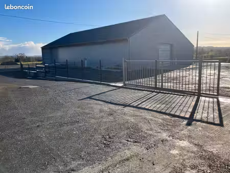 local d'activités neuf 500m² + grande cour extérieure