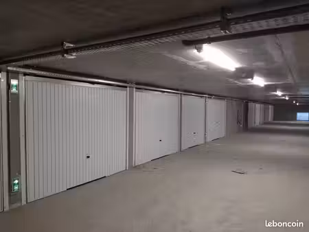 garage / box