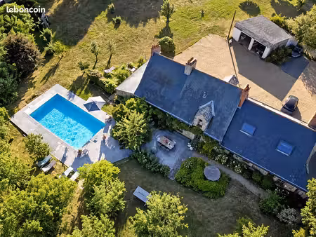 propriété 6 pièces 215 m²