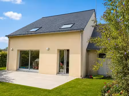 maison de 5 chambres 145m² centre le lion d'angers