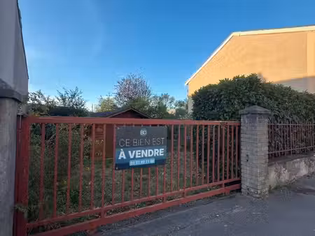 terrain 255 m² saint max