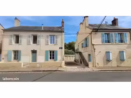8 pièces • 130m2 . nevers 58000 quartier cathédrale - jonction