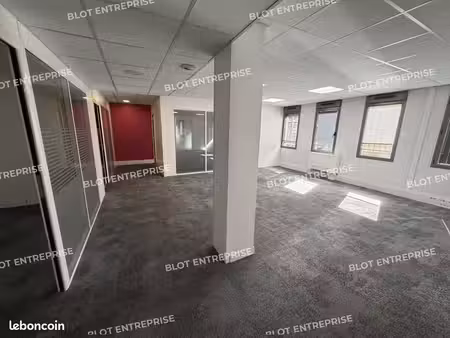 bureaux 130 m²
