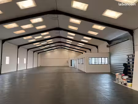 loisirs  commerce ou showroom avec entrepôt proche atlantis st herblain