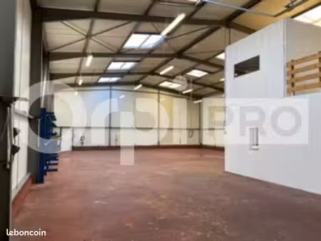local d'activité 480 m²