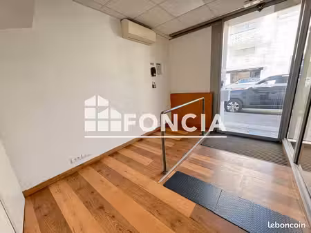 local commercial 5 pièces 60m² à louer 1250 - la baule 44500