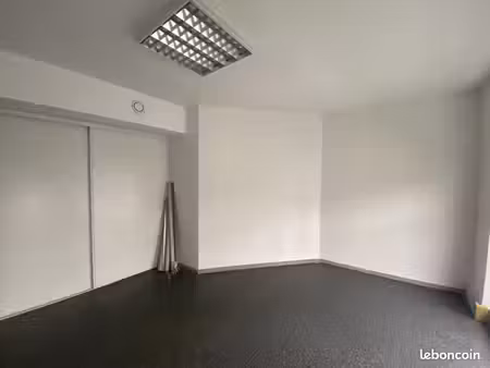 bureau 19 m²