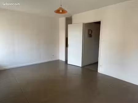 studio 1 pièce 26 m²