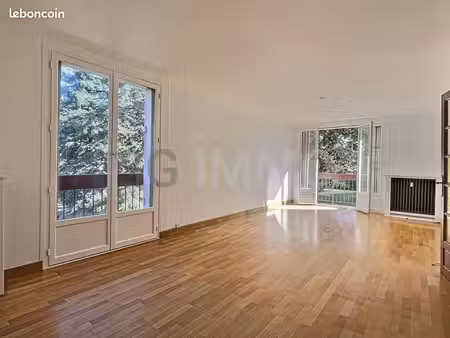 appartement 89 m² – 3 chambres – balcon – garage – ascenseur